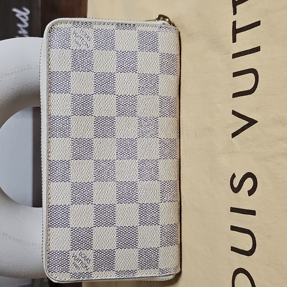 Louis Vuitton DAMIER AZUR ZIP AROUND WALLET - Picture 4 of 11